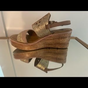 OTBT wedges, size 7.5, gold and tan